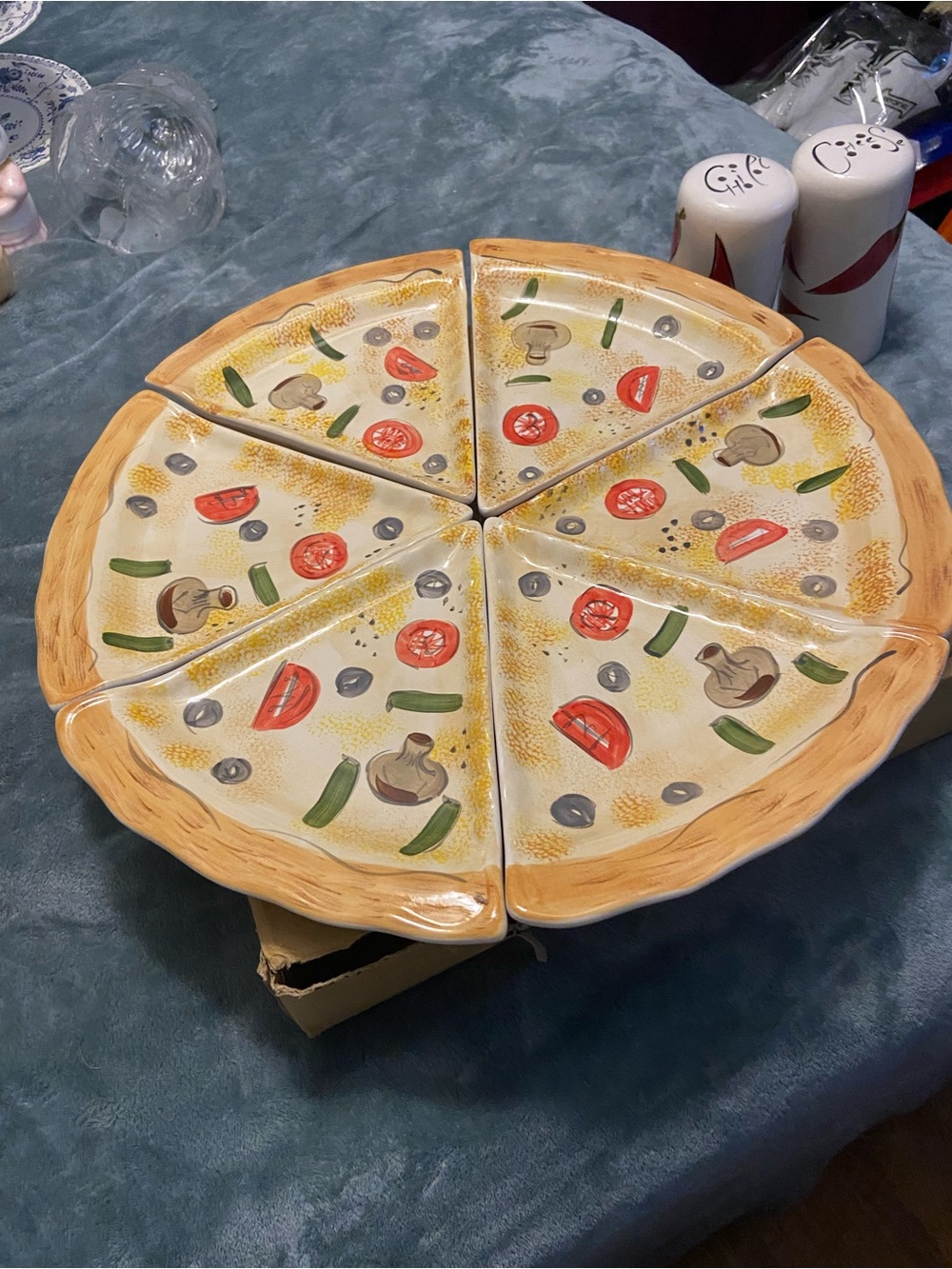 Hand-Painted Pizza Slice Ceramic Serving Set in Beige & Red